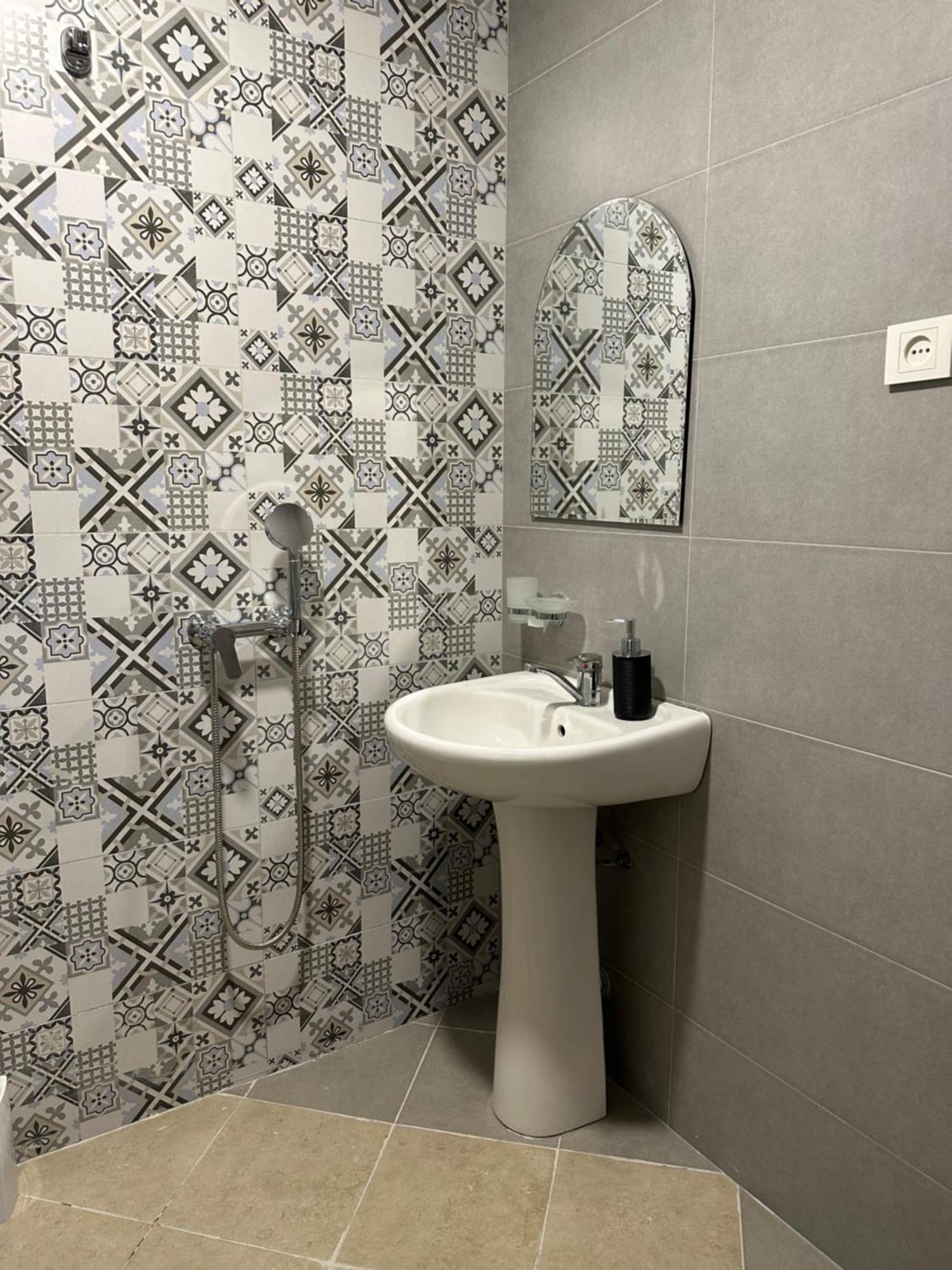 Nid Hotel Tbilisi Luaran gambar